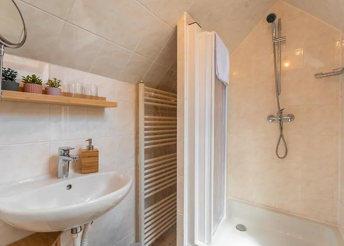 Ruzova Pod Klinovcem